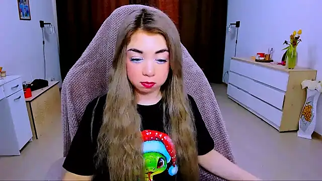 littleSiyfairy online show from March 14, 2025, 6:53 am