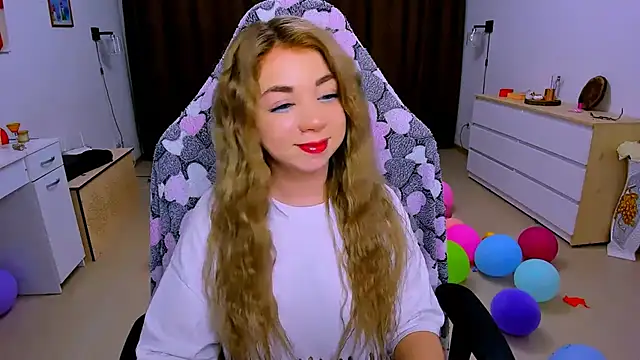 littleSiyfairy online show from March 23, 2025, 1:31 am