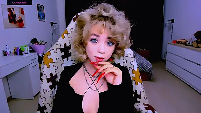littleSiyfairy online show from September 14, 2025, 5:06 am