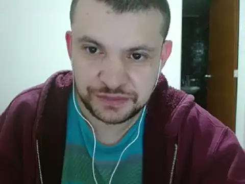 camiloking1720 online show from December 3, 2024, 2:58 am