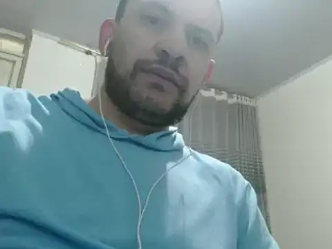 Snapshot of camiloking1720 chatting on January 22, 2025, 7:03 pm camiloking1720 online show from January 22, 2025, 7:03 pm