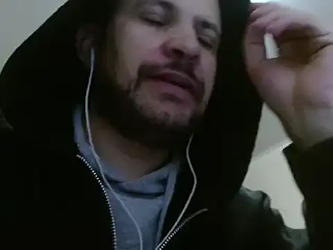 Snapshot of camiloking1720 chatting on January 24, 2025, 12:42 am camiloking1720 online show from January 24, 2025, 12:42 am