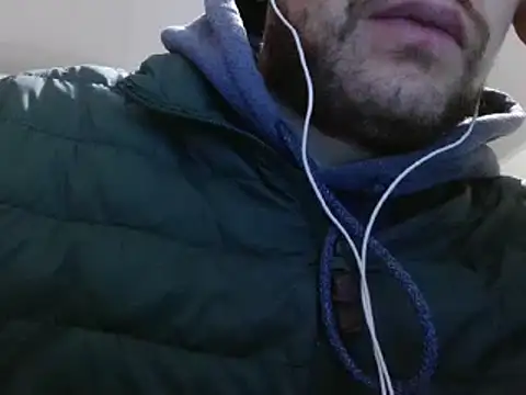 Snapshot of camiloking1720 chatting on February 1, 2025, 3:30 am camiloking1720 online show from February 1, 2025, 3:30 am