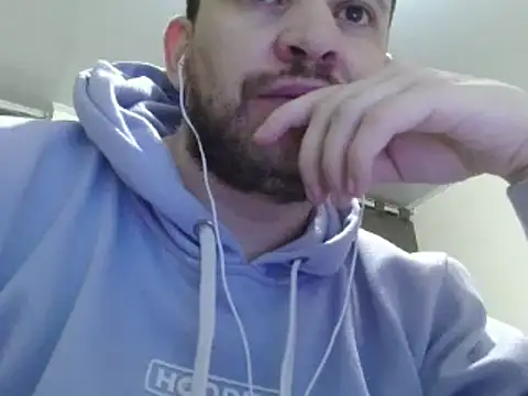 Snapshot of camiloking1720 chatting on February 3, 2025, 1:41 am camiloking1720 online show from February 3, 2025, 1:41 am