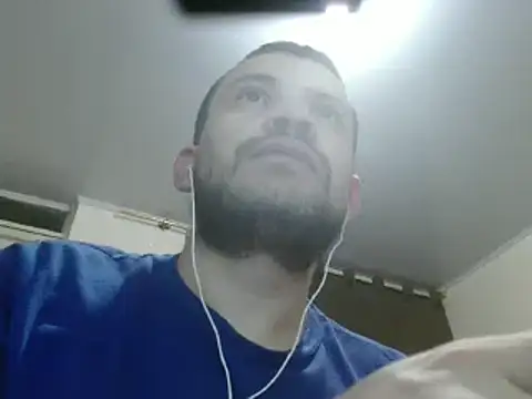 Snapshot of camiloking1720 chatting on February 7, 2025, 1:04 am camiloking1720 online show from February 7, 2025, 1:04 am