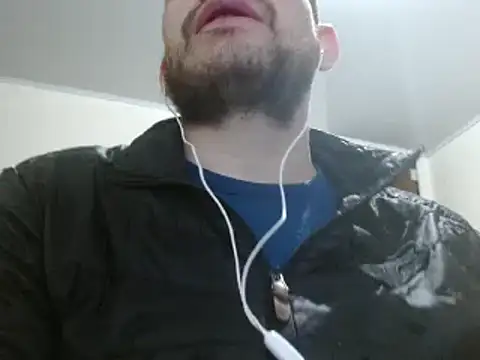 Snapshot of camiloking1720 chatting on February 12, 2025, 10:03 am camiloking1720 online show from February 12, 2025, 10:03 am