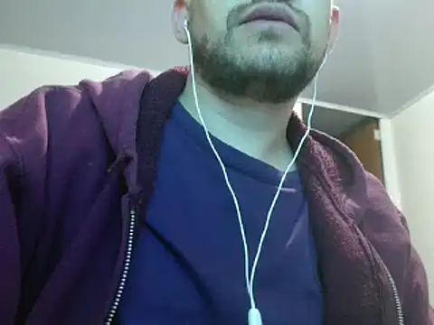 Snapshot of camiloking1720 chatting on February 15, 2025, 4:25 am camiloking1720 online show from February 15, 2025, 4:25 am