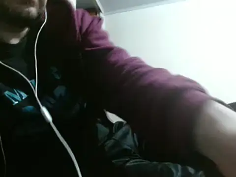 camiloking1720 online show from February 19, 2025, 9:36 pm