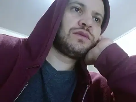 camiloking1720 online show from February 26, 2025, 1:43 am