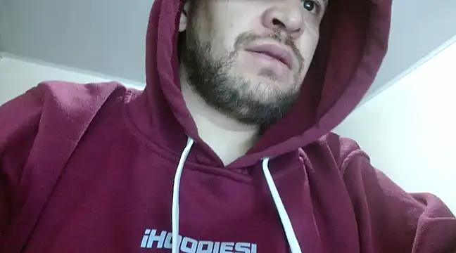 camiloking1720 online show from March 13, 2025, 11:05 pm