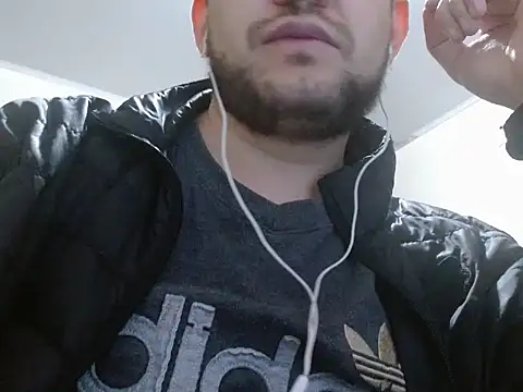 Snapshot of camiloking1720 chatting on September 11, 2025, 5:46 pm camiloking1720 online show from September 11, 2025, 5:46 pm