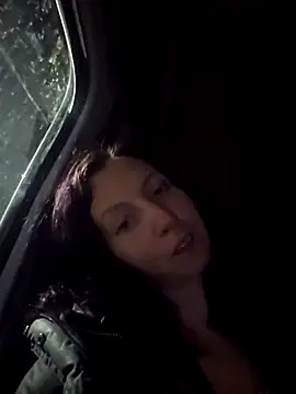 Snapshot of erinSmiles chatting on November 11, 2025, 8:47 am erinSmiles online show from November 11, 2025, 8:47 am