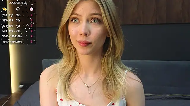 Snapshot of Rainaslater chatting on February 20, 2025, 7:52 pm Rainaslater online show from February 20, 2025, 7:52 pm