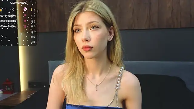 Snapshot of Rainaslater chatting on March 2, 2025, 8:07 pm Rainaslater online show from March 2, 2025, 8:07 pm