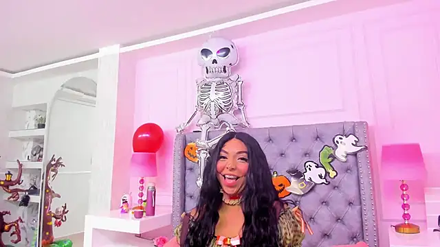 Snapshot of HaileeRoberts chatting on October 18, 2025, 12:50 pm HaileeRoberts online show from October 18, 2025, 12:50 pm