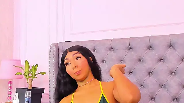 HaileeRoberts online show from January 18, 2026, 1:04 pm