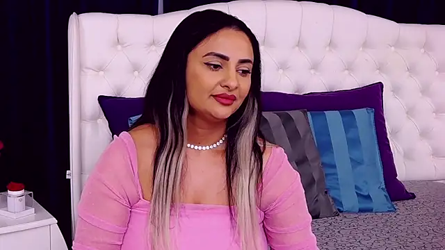 Snapshot of MayaJansen chatting on February 4, 2025, 5:23 pm MayaJansen online show from February 4, 2025, 5:23 pm