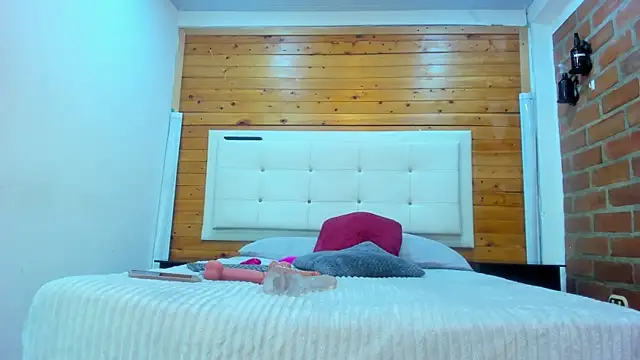 Snapshot of Dulcex69 chatting on February 28, 2026, 5:25 pm Dulcex69 online show from February 28, 2026, 5:25 pm