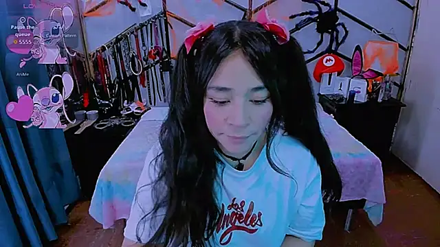 Snapshot of AlanaLuck chatting on October 29, 2025, 7:26 pm AlanaLuck online show from October 29, 2025, 7:26 pm