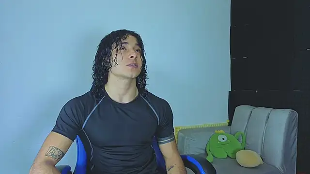 Snapshot of Demitryo chatting on September 29, 2025, 12:27 am Demitryo online show from September 29, 2025, 12:27 am