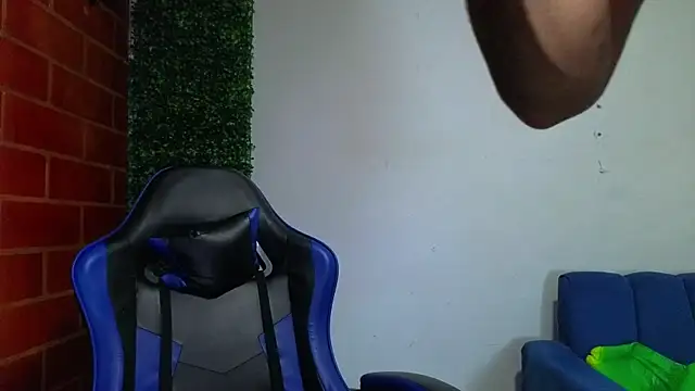 Demitryo online show from April 14, 2026, 7:53 pm