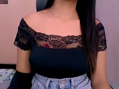 Snapshot of Nicole-wallace chatting on October 2, 2025, 1:12 am Nicole-wallace online show from October 2, 2025, 1:12 am