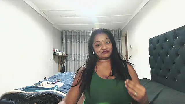 Snapshot of Indianmayaxoxo chatting on June 6, 2026, 4:55 pm Indianmayaxoxo online show from June 6, 2026, 4:55 pm