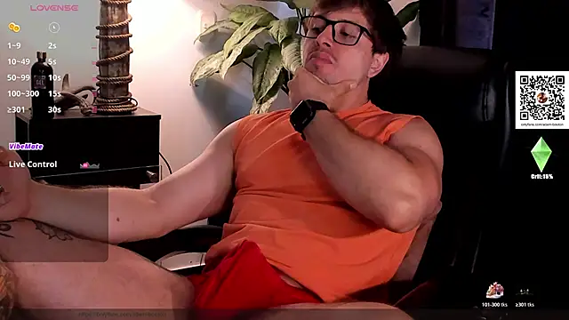 Snapshot of ADAM_BOUTON_ chatting on November 5, 2025, 12:27 pm ADAM BOUTON online show from November 5, 2025, 12:27 pm