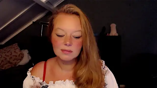 roxanna24 online show from May 31, 2026, 7:59 pm