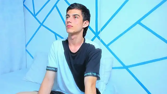 liam scott77 online show from December 6, 2024, 7:01 pm