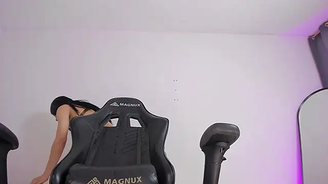 Snapshot of selena_robertss_ chatting on March 13, 2026, 1:01 am selena robertss online show from March 13, 2026, 1:01 am