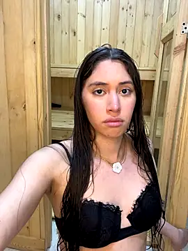 Barbielatinas online show from October 18, 2025, 6:16 am