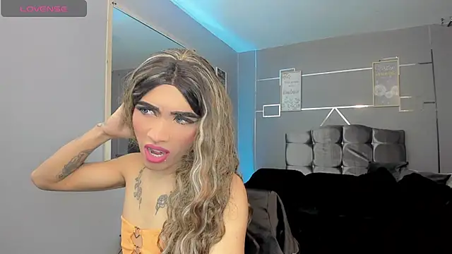 Snapshot of Micaela_Rangel chatting on January 24, 2025, 3:43 am Micaela Rangel online show from January 24, 2025, 3:43 am