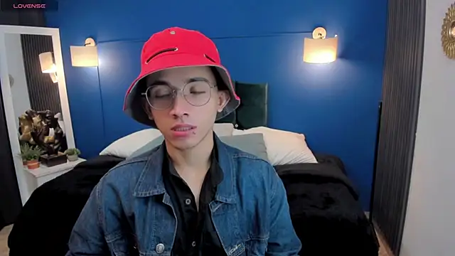 Snapshot of Micaela_Rangel chatting on March 9, 2025, 3:22 am Micaela Rangel online show from March 9, 2025, 3:22 am