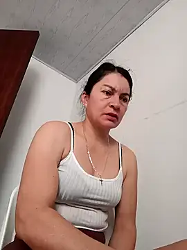 renata hot1 online show from December 26, 2024, 1:32 pm