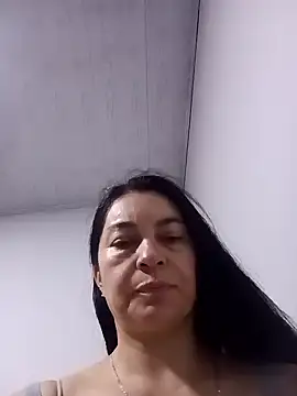 renata hot1 online show from December 30, 2024, 6:38 pm
