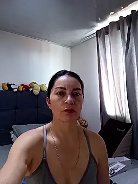 renata hot1 online show from April 7, 2026, 7:25 pm