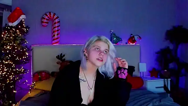 JoannLowe online show from December 25, 2024, 2:25 am