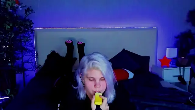 JoannLowe online show from January 6, 2025, 11:31 pm