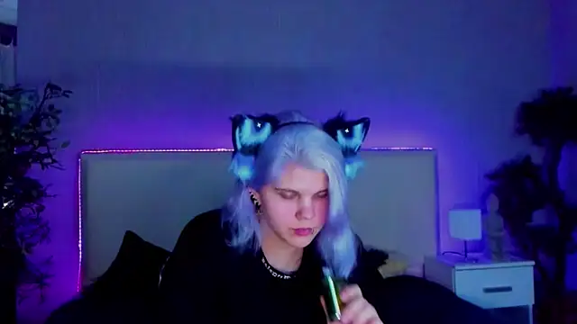 JoannLowe online show from January 27, 2025, 8:49 pm