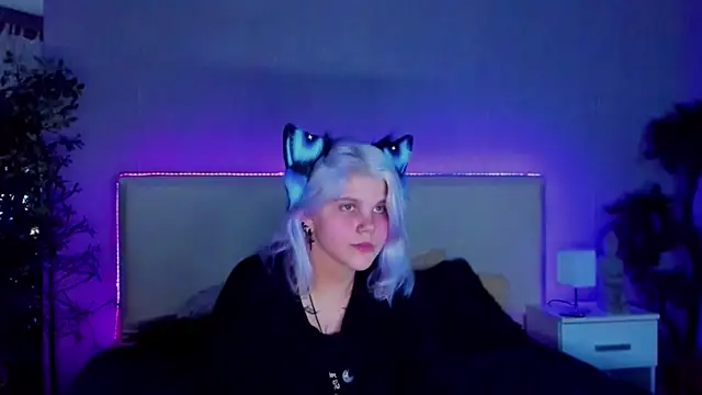 JoannLowe online show from January 29, 2025, 9:17 pm