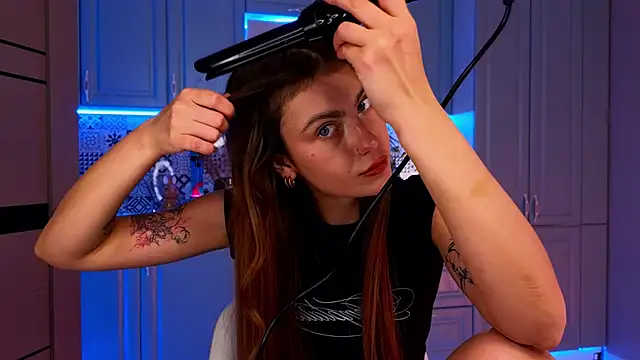 Snapshot of tomorrows_day chatting on October 10, 2025, 9:14 pm tomorrows day online show from October 10, 2025, 9:14 pm