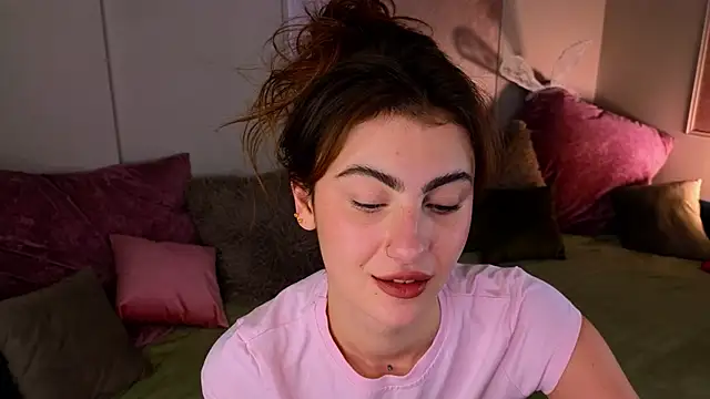 Snapshot of tomorrows_day chatting on October 19, 2025, 9:15 pm tomorrows day online show from October 19, 2025, 9:15 pm