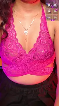 Snapshot of Hot_chocolate__ chatting on November 11, 2025, 5:24 pm Hot chocolate online show from November 11, 2025, 5:24 pm