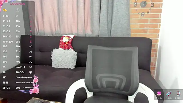 Snapshot of curly_muscle chatting on December 13, 2024, 6:16 pm curly muscle online show from December 13, 2024, 6:16 pm