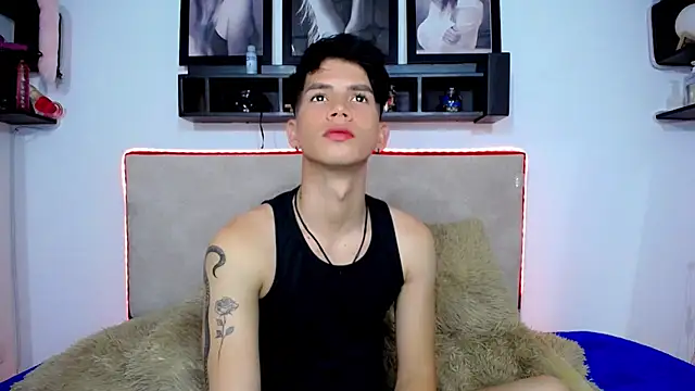 Snapshot of Tayson_Rivers chatting on December 10, 2024, 3:12 pm Tayson Rivers online show from December 10, 2024, 3:12 pm