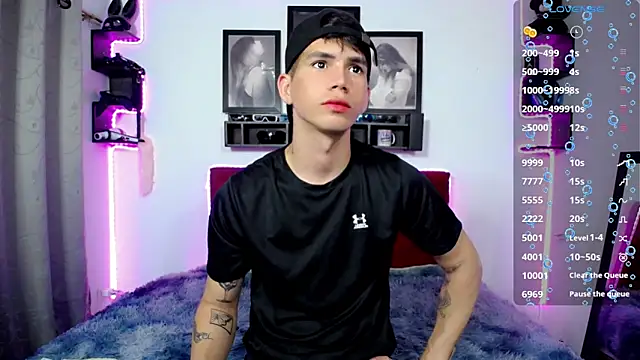 Snapshot of Tayson_Rivers chatting on January 29, 2025, 7:22 pm Tayson Rivers online show from January 29, 2025, 7:22 pm