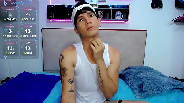 Snapshot of Tayson_Rivers chatting on March 4, 2025, 9:00 pm Tayson Rivers online show from March 4, 2025, 9:00 pm