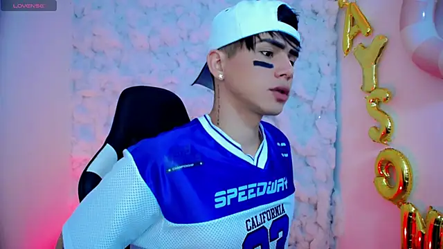 Snapshot of Tayson_Rivers chatting on October 16, 2025, 9:27 pm Tayson Rivers online show from October 16, 2025, 9:27 pm