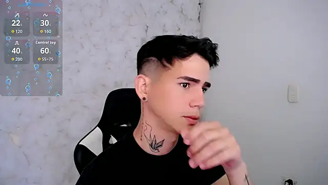 Snapshot of Tayson_Rivers chatting on October 30, 2025, 2:18 pm Tayson Rivers online show from October 30, 2025, 2:18 pm